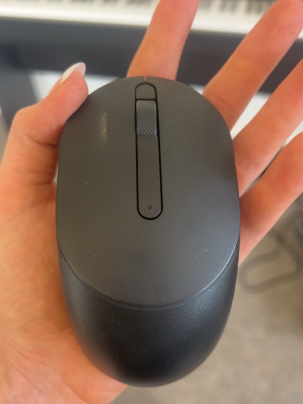 Dell bluetooth mouse. comes w bluetooth insert for laptop